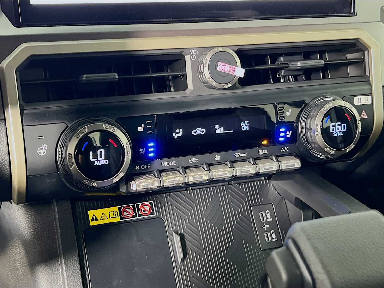 2025 Toyota Tacoma TRD Sport - Photo 10