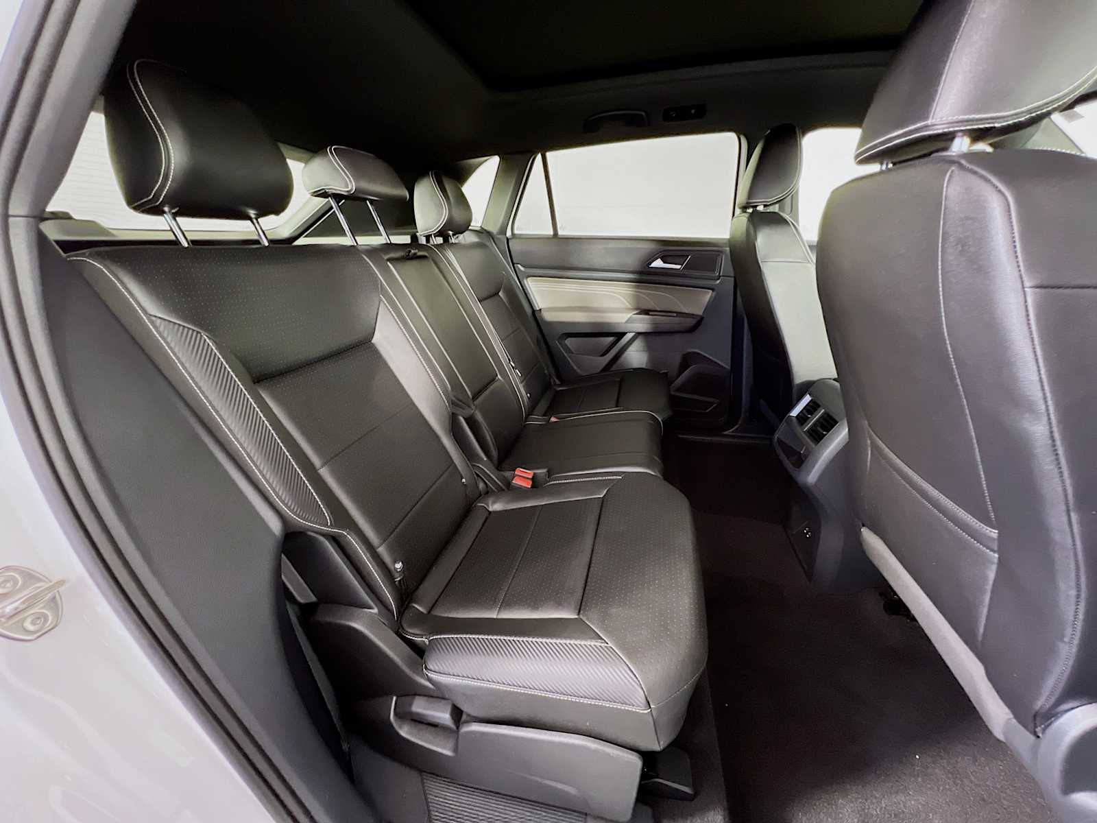 2023 Volkswagen Atlas Cross Sport 2.0T SEL R-Line Black - Photo 29