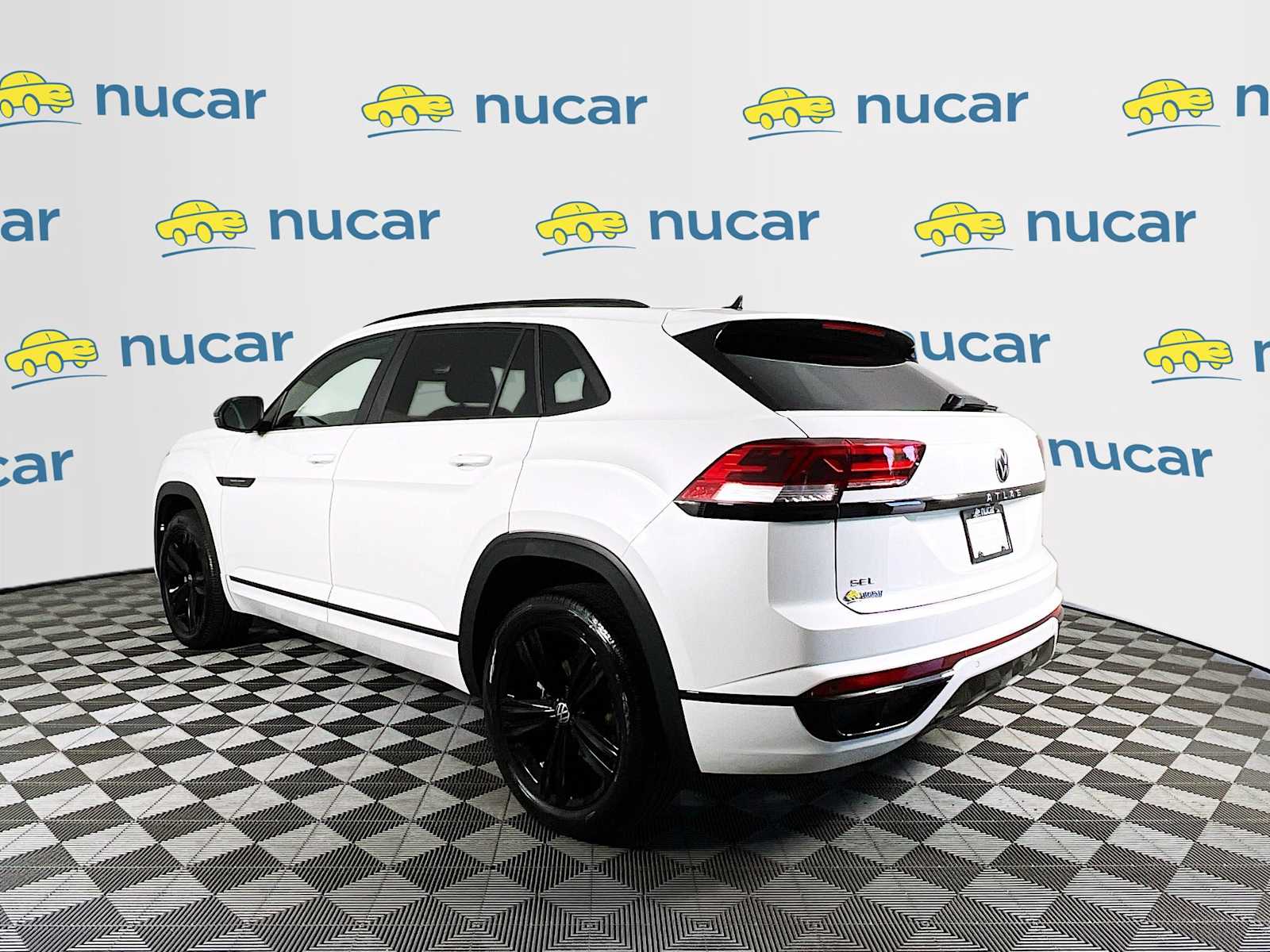 2023 Volkswagen Atlas Cross Sport 2.0T SEL R-Line Black - Photo 5