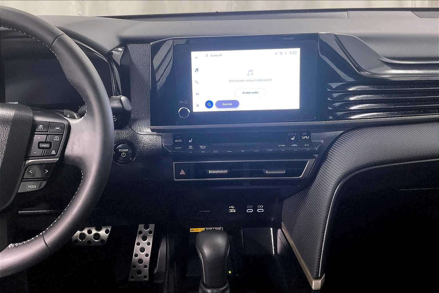 2025 Toyota Camry SE - Photo 18