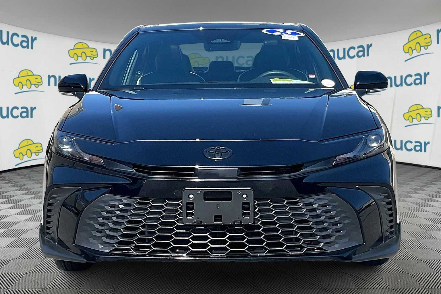 2025 Toyota Camry SE - Photo 2