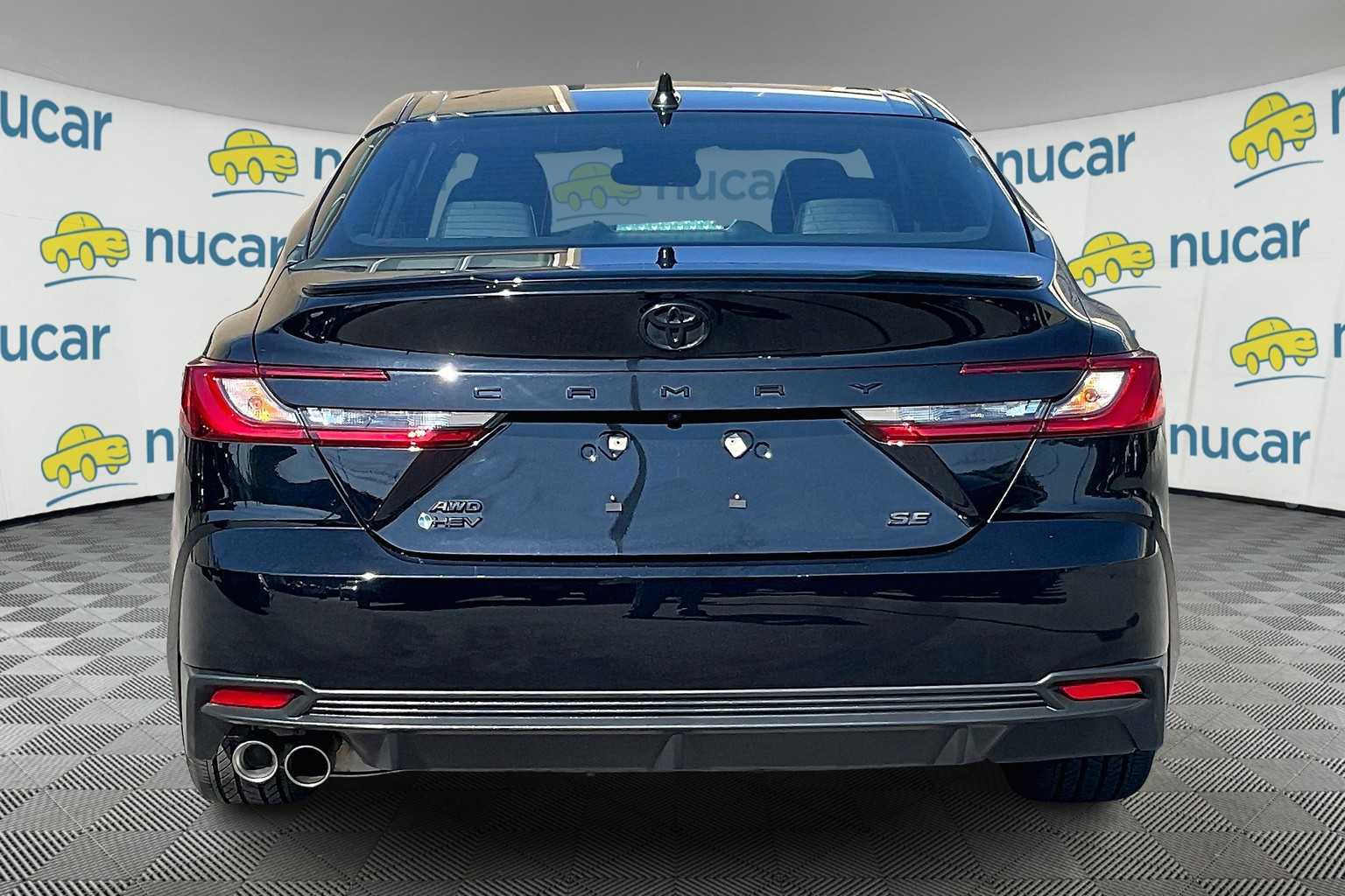 2025 Toyota Camry SE - Photo 5