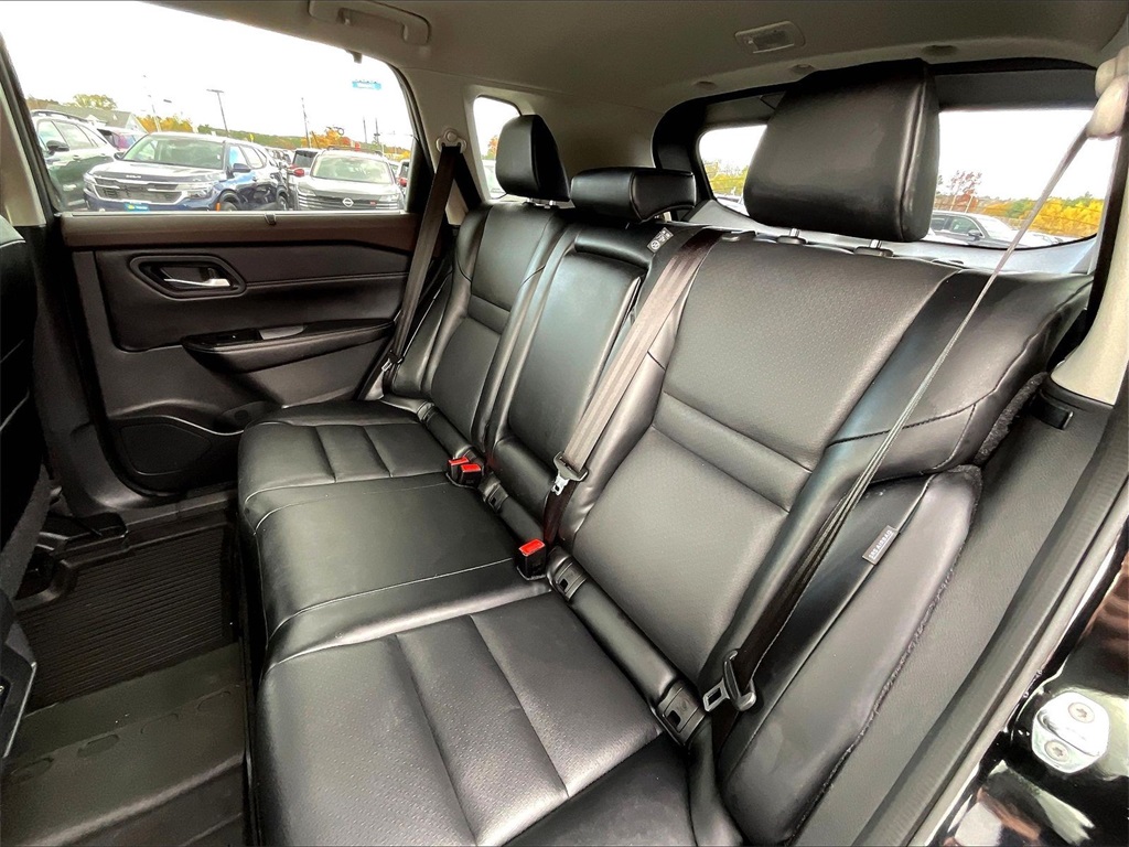 2023 Nissan Rogue SV - Photo 14
