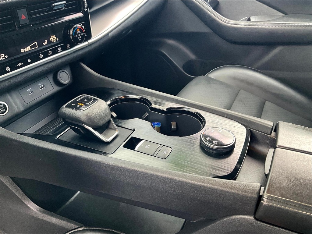 2023 Nissan Rogue SV - Photo 19