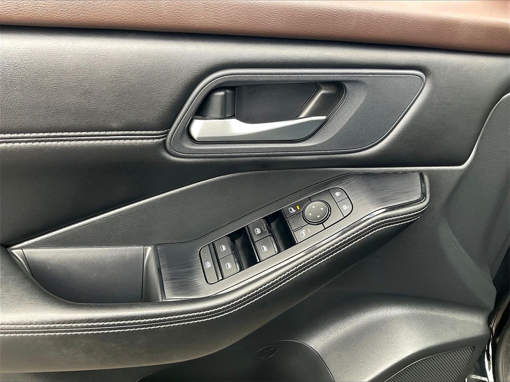 2023 Nissan Rogue SV - Photo 39