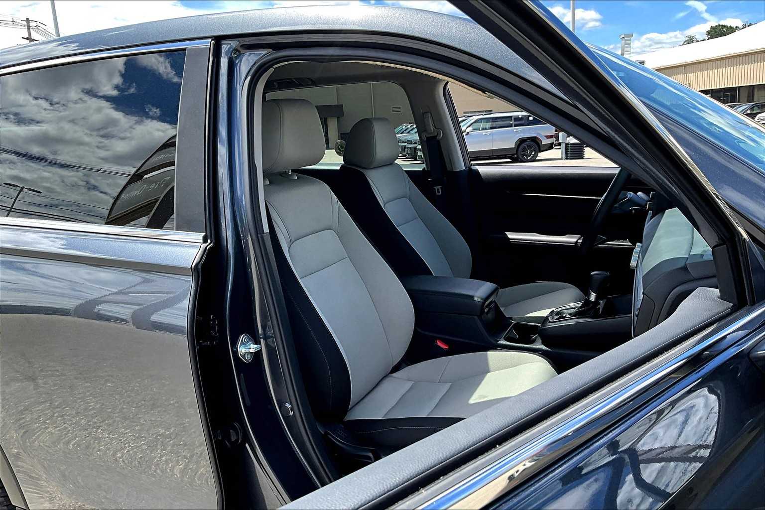 2024 Honda CR-V EX - Photo 11