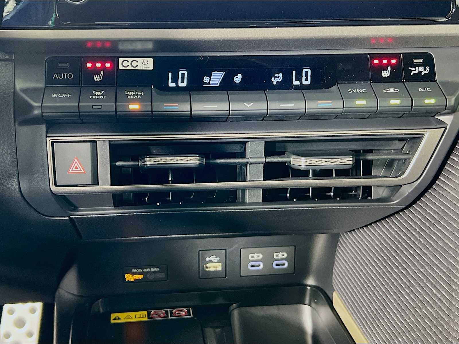 2025 Toyota Camry SE - Photo 10