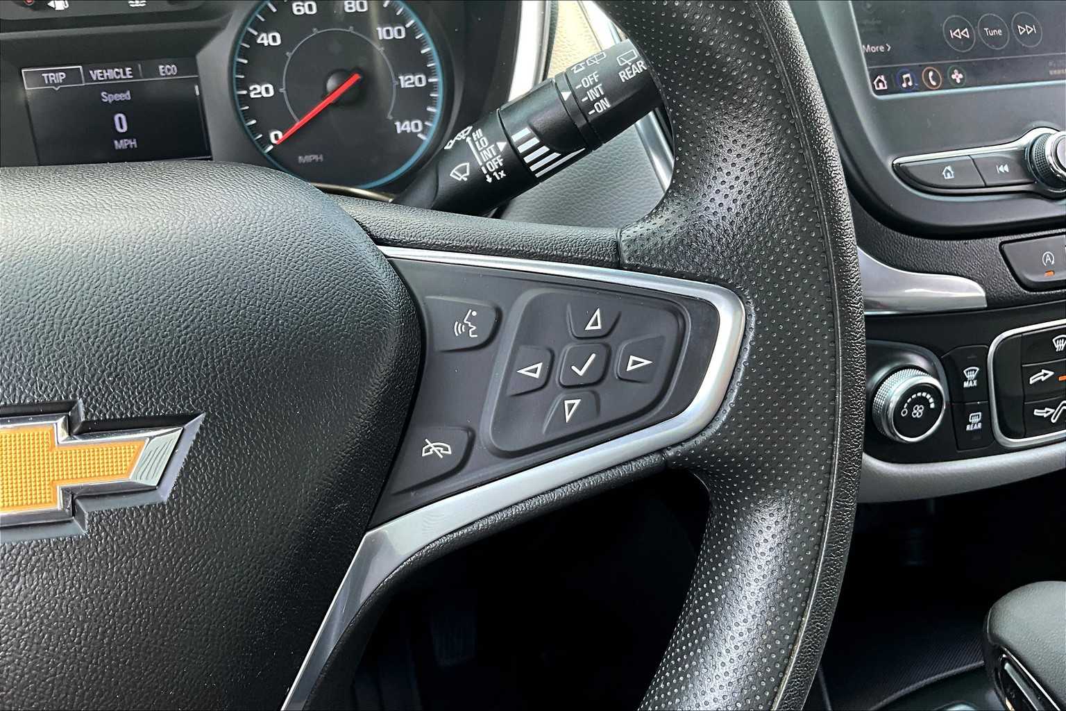 2022 Chevrolet Equinox LS - Photo 23