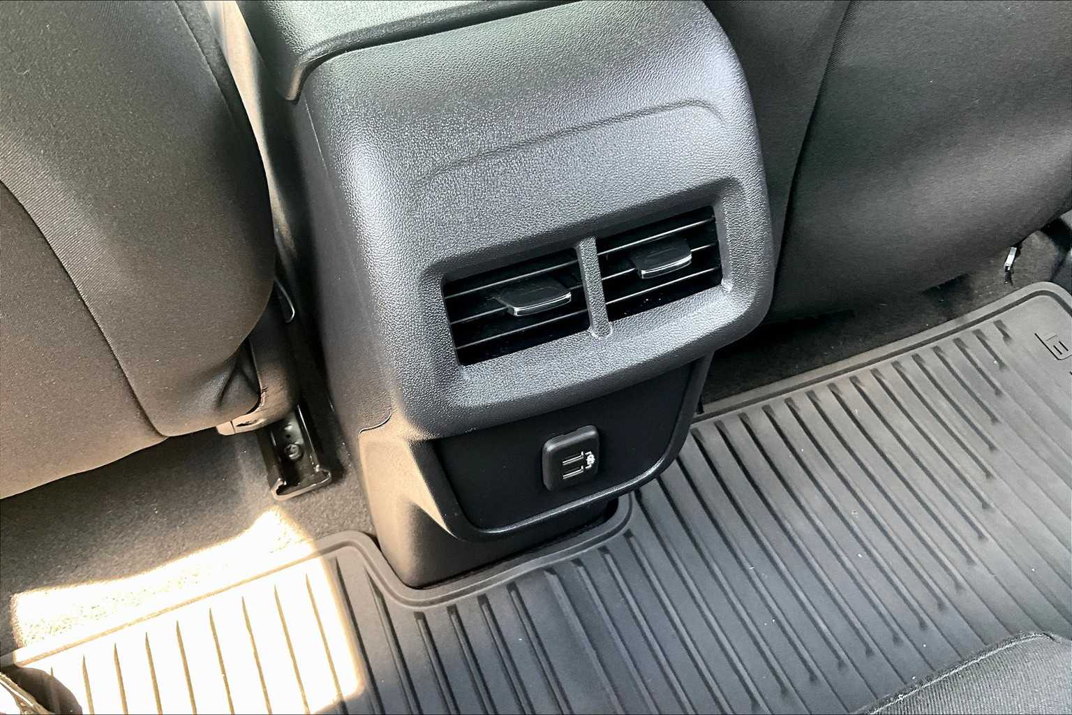 2022 Chevrolet Equinox LS - Photo 26