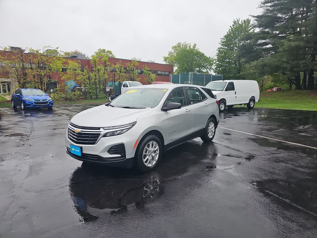 2022 Chevrolet Equinox LS - Photo 4