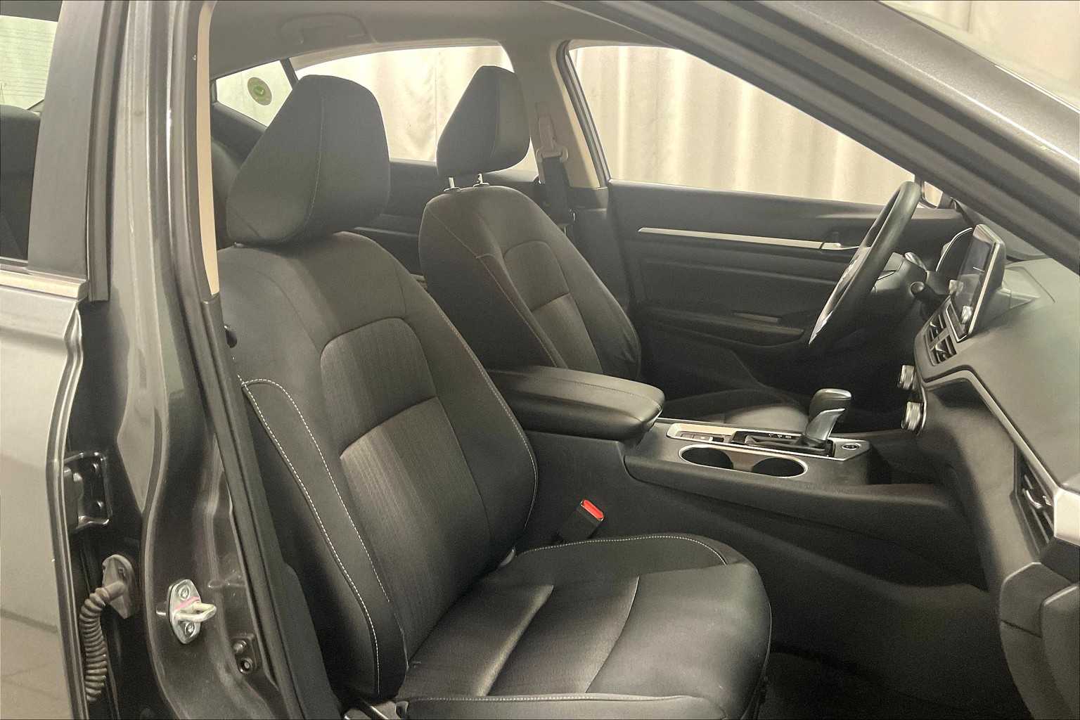 2022 Nissan Altima 2.5 SV - Photo 11