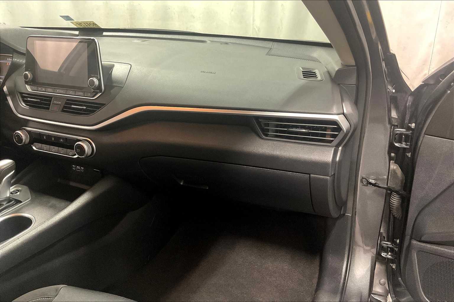 2022 Nissan Altima 2.5 SV - Photo 13