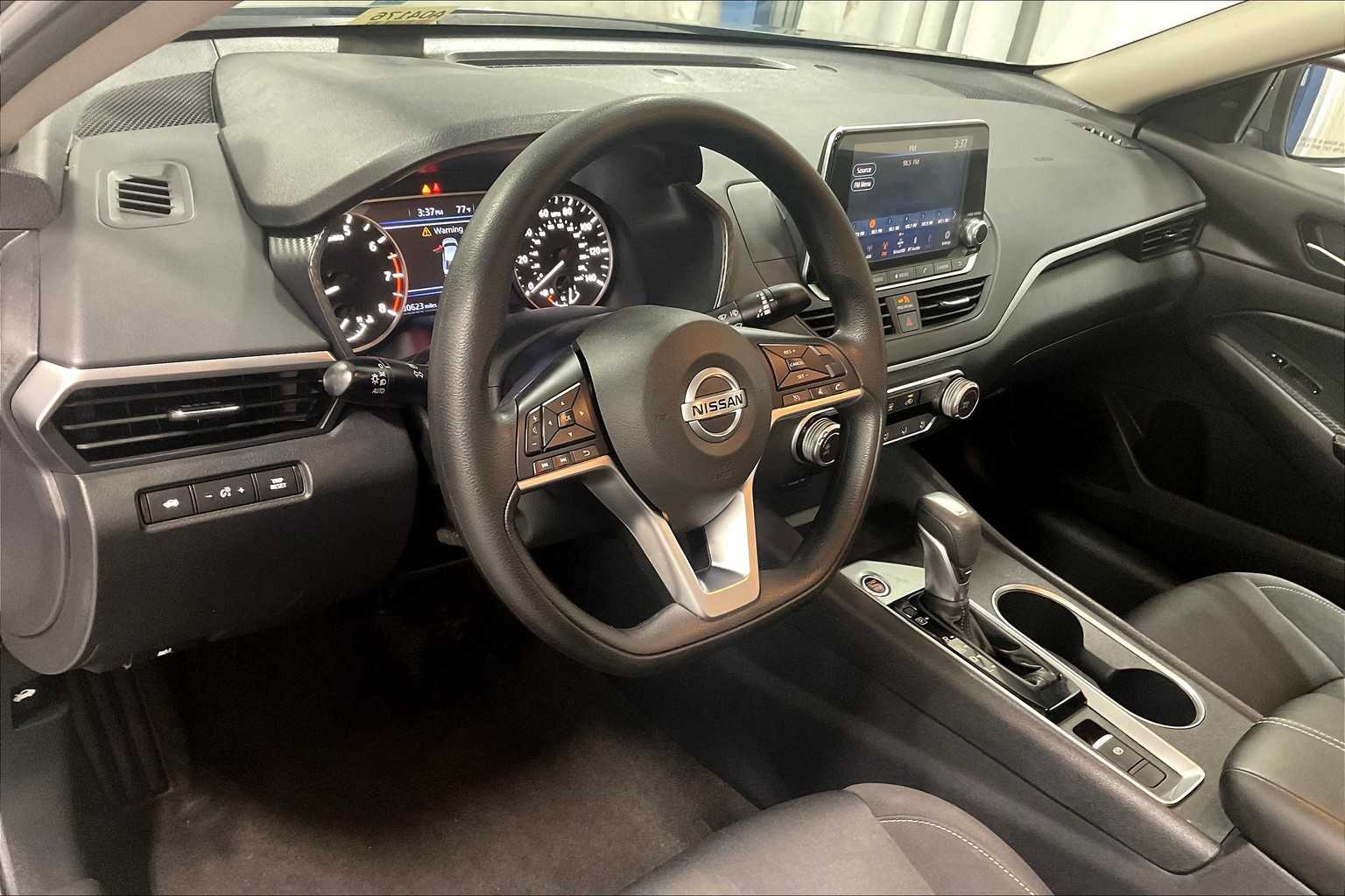 2022 Nissan Altima 2.5 SV - Photo 8