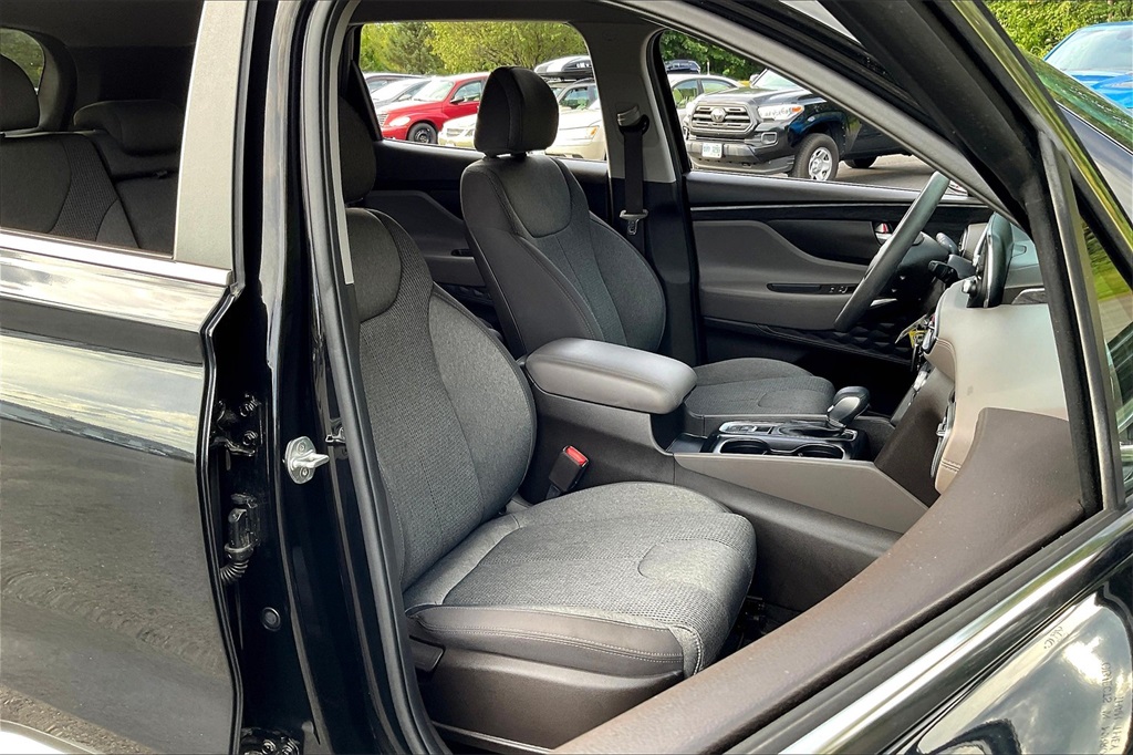 2020 Hyundai Santa Fe SE - Photo 11