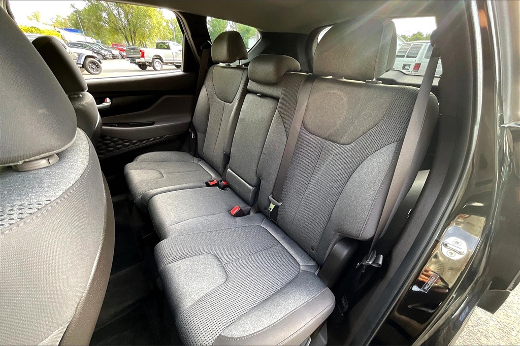 2020 Hyundai Santa Fe SE - Photo 25