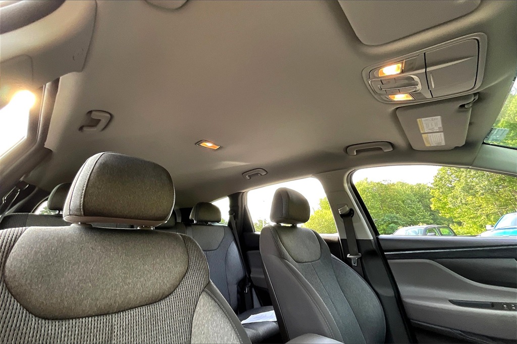 2020 Hyundai Santa Fe SE - Photo 7