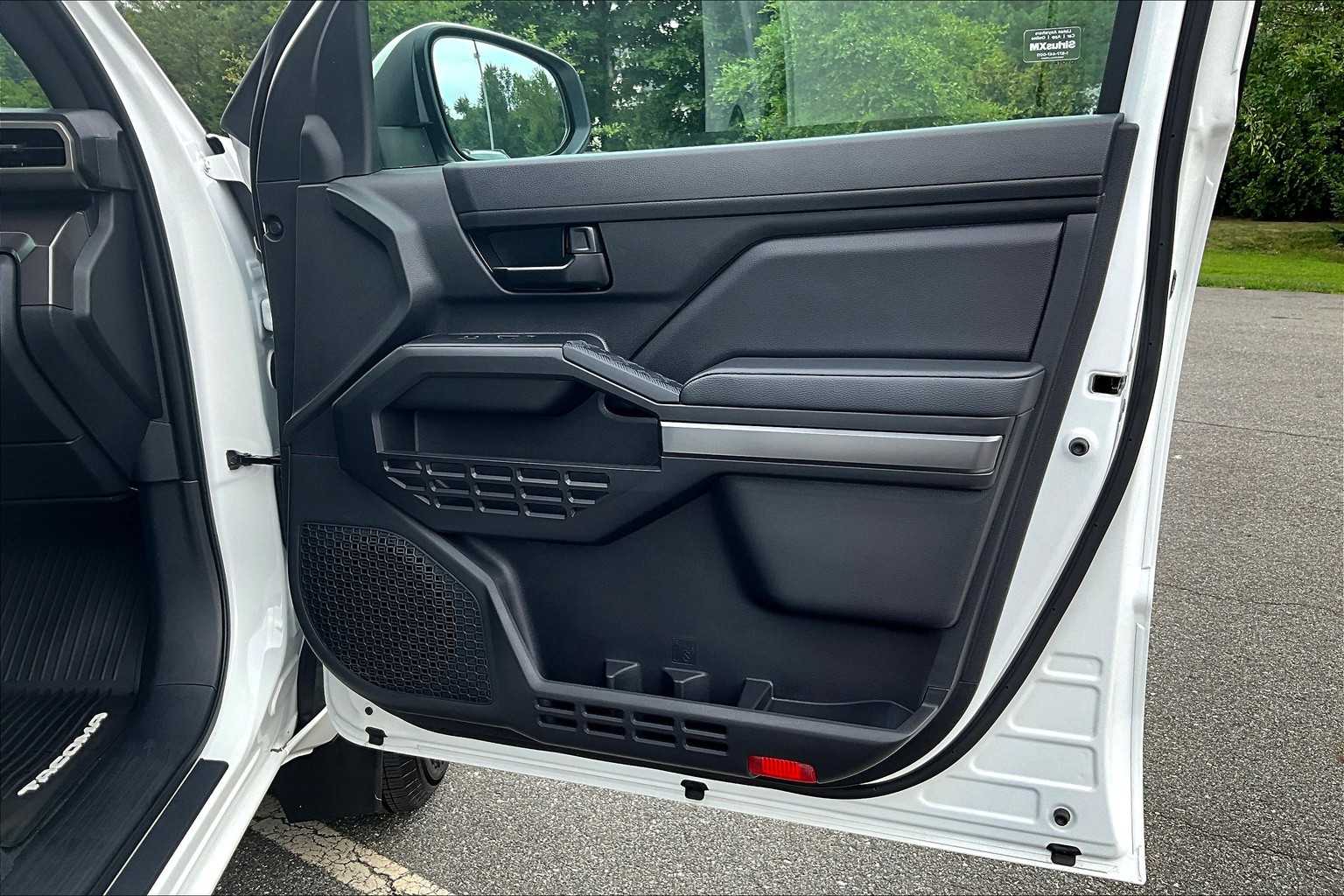 2024 Toyota Tacoma SR5 - Photo 12
