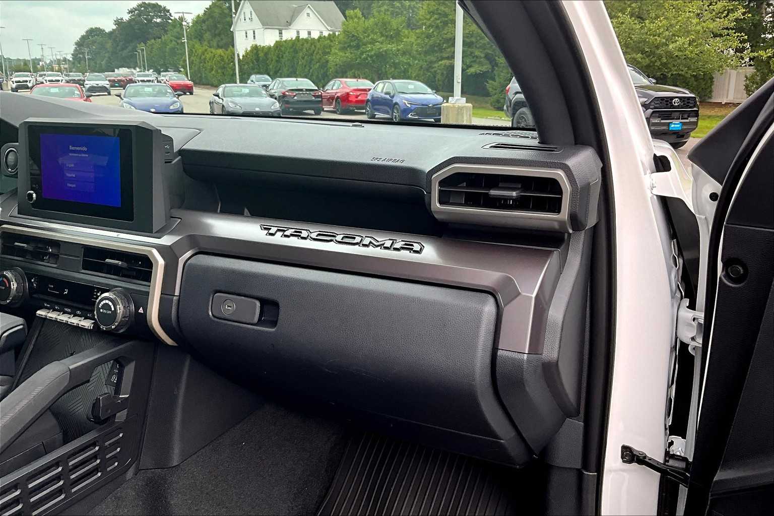 2024 Toyota Tacoma SR5 - Photo 13
