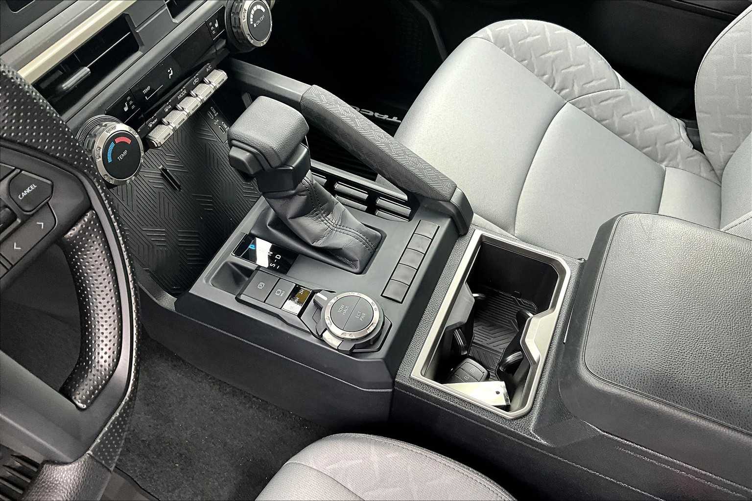 2024 Toyota Tacoma SR5 - Photo 20