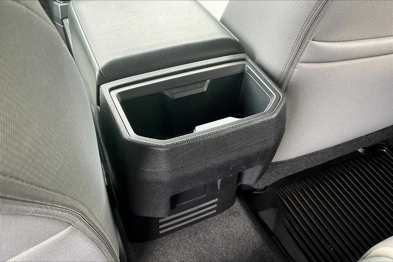 2024 Toyota Tacoma SR5 - Photo 28