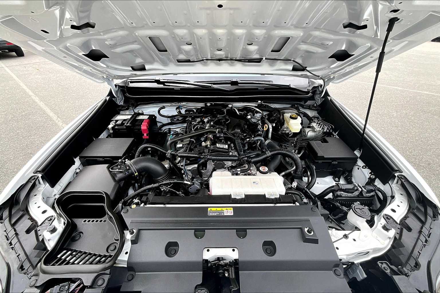 2024 Toyota Tacoma SR5 - Photo 30