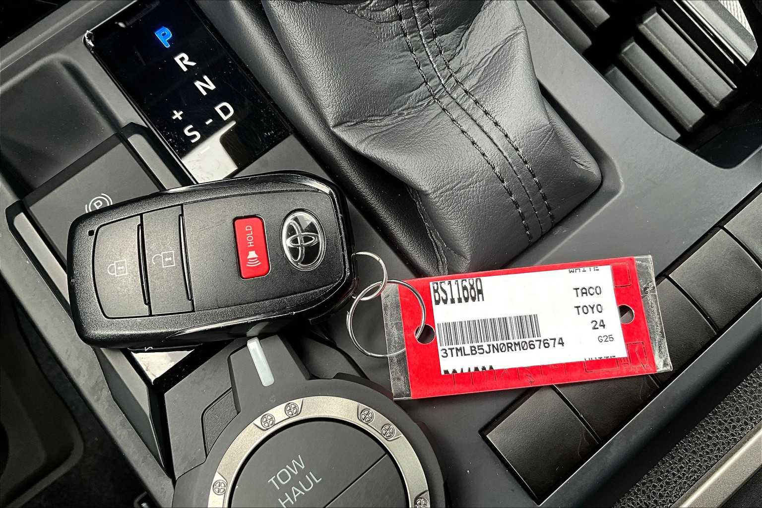 2024 Toyota Tacoma SR5 - Photo 31