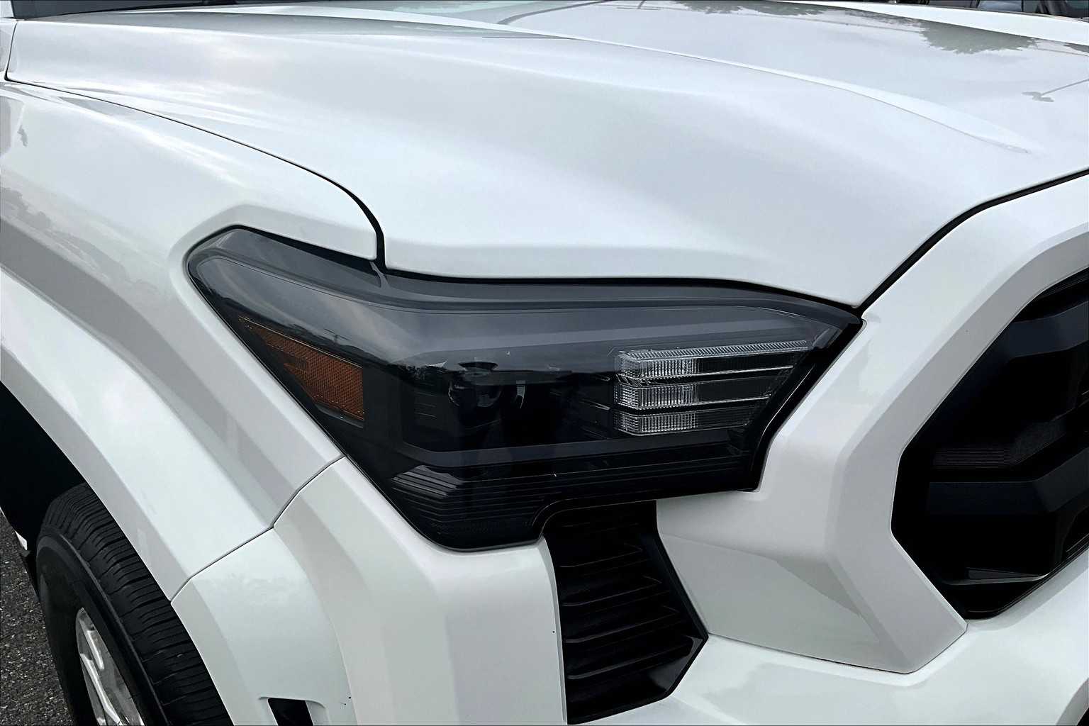 2024 Toyota Tacoma SR5 - Photo 34