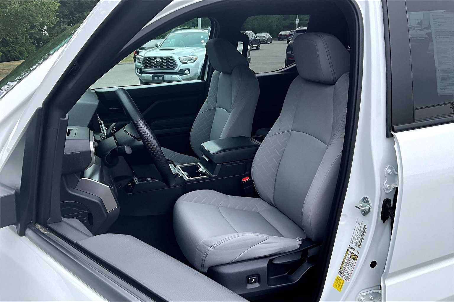 2024 Toyota Tacoma SR5 - Photo 10