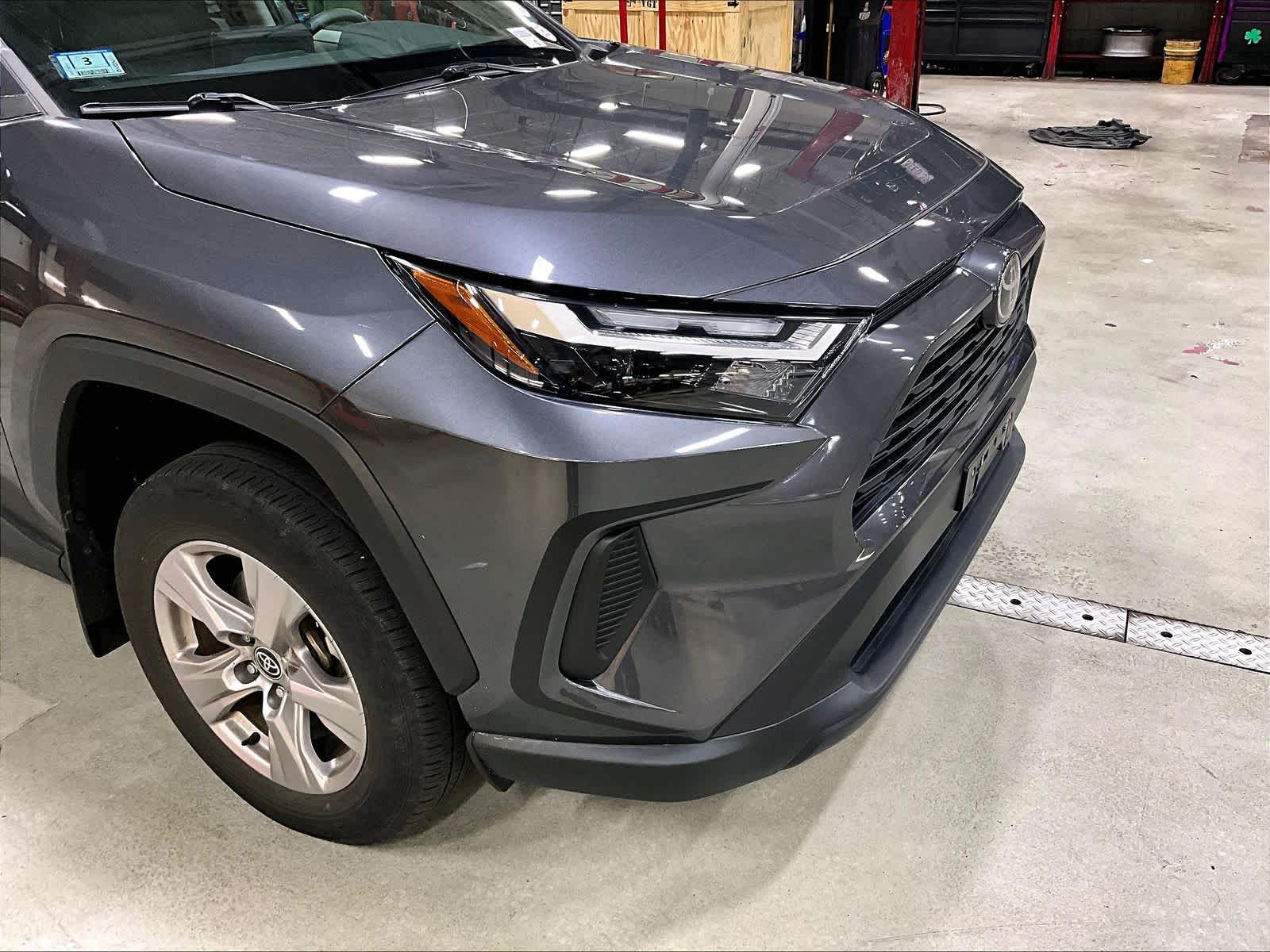 2023 Toyota RAV4 XLE - Photo 5