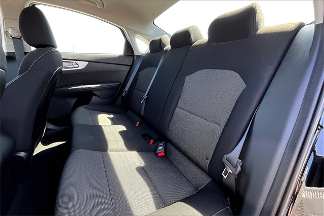 2023 Kia Forte LXS - Photo 14