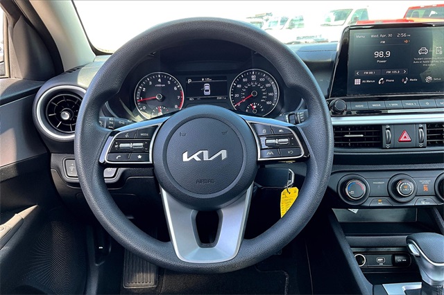 2023 Kia Forte LXS - Photo 16