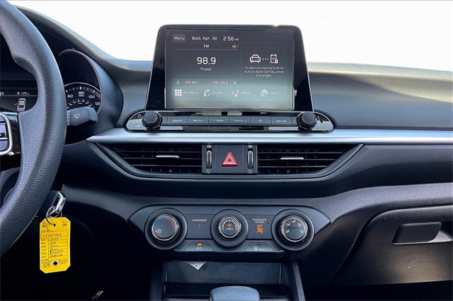 2023 Kia Forte LXS - Photo 17