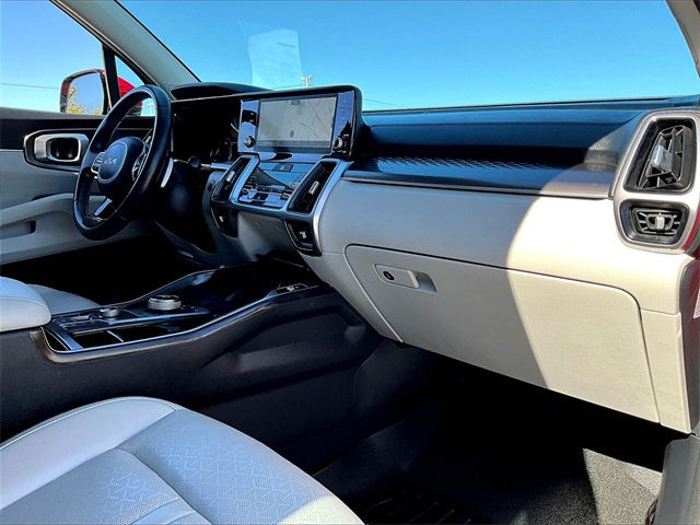 2022 Kia Sorento Hybrid S - Photo 13