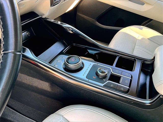 2022 Kia Sorento Hybrid S - Photo 20