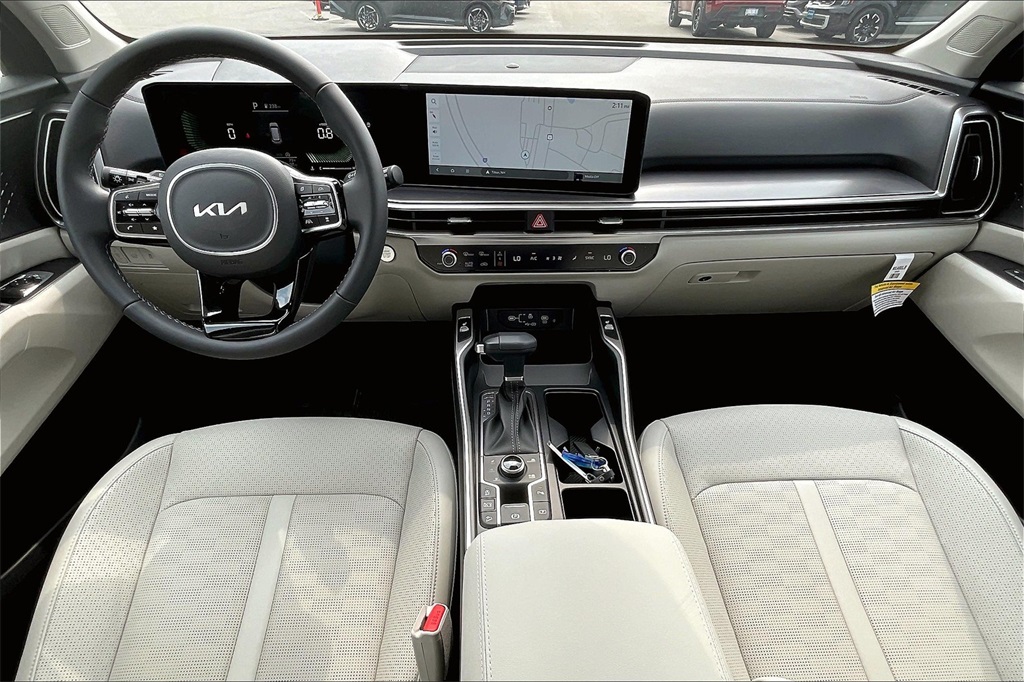 2025 Kia Sorento EX - Photo 12