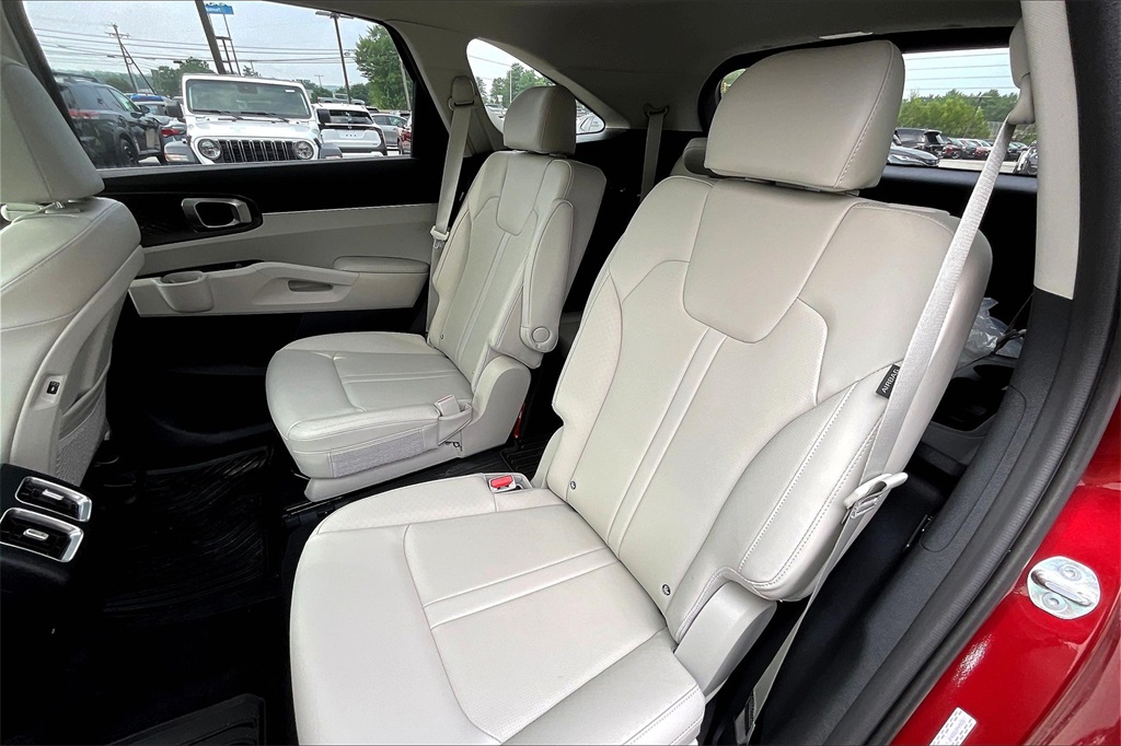 2025 Kia Sorento EX - Photo 15