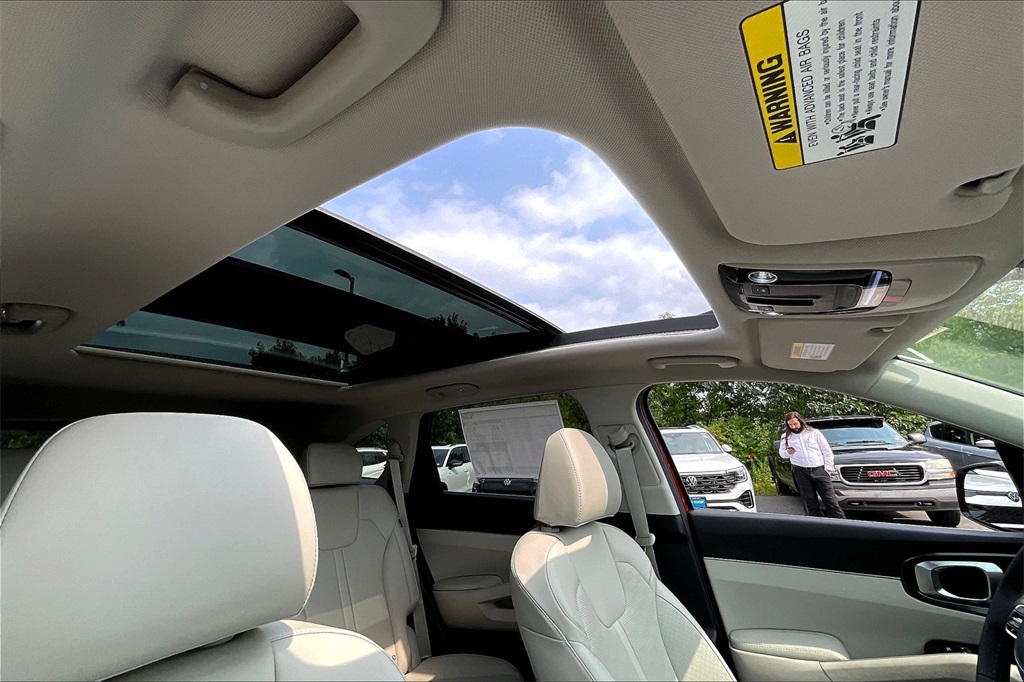 2025 Kia Sorento EX - Photo 18