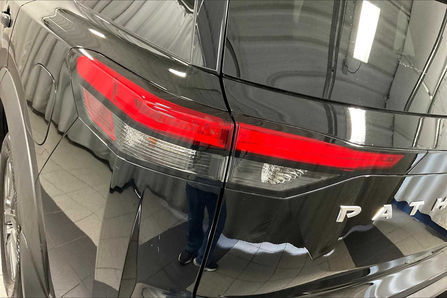2022 Nissan Pathfinder SV - Photo 33