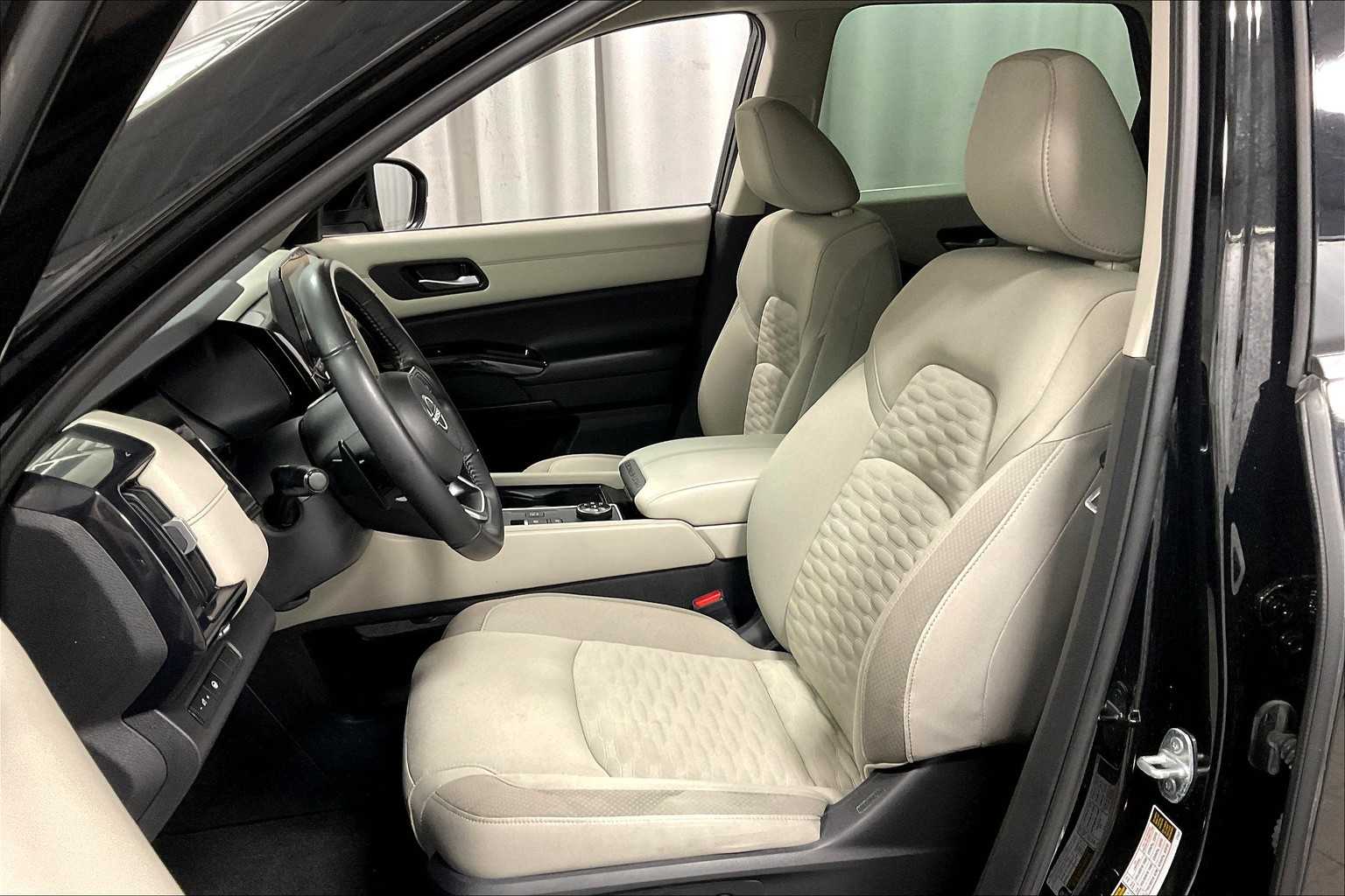 2022 Nissan Pathfinder SV - Photo 9