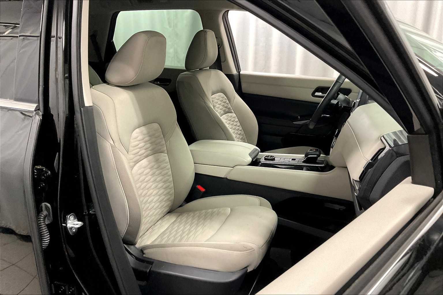 2022 Nissan Pathfinder SV - Photo 10
