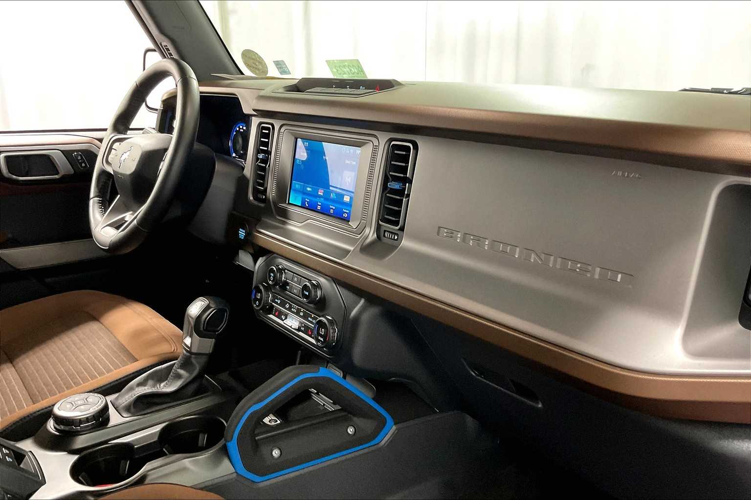 2023 Ford Bronco Outer Banks - Photo 14