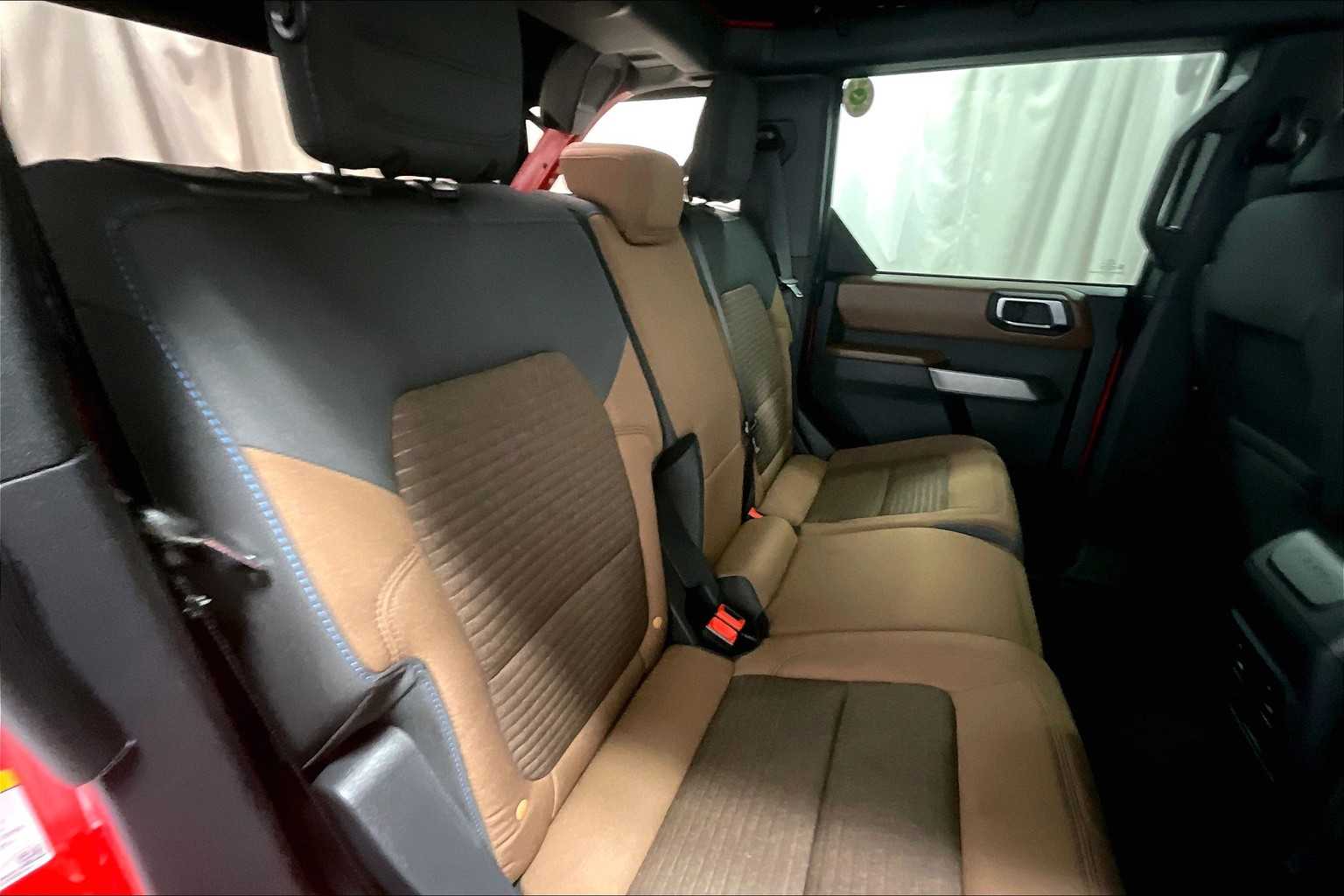 2023 Ford Bronco Outer Banks - Photo 16