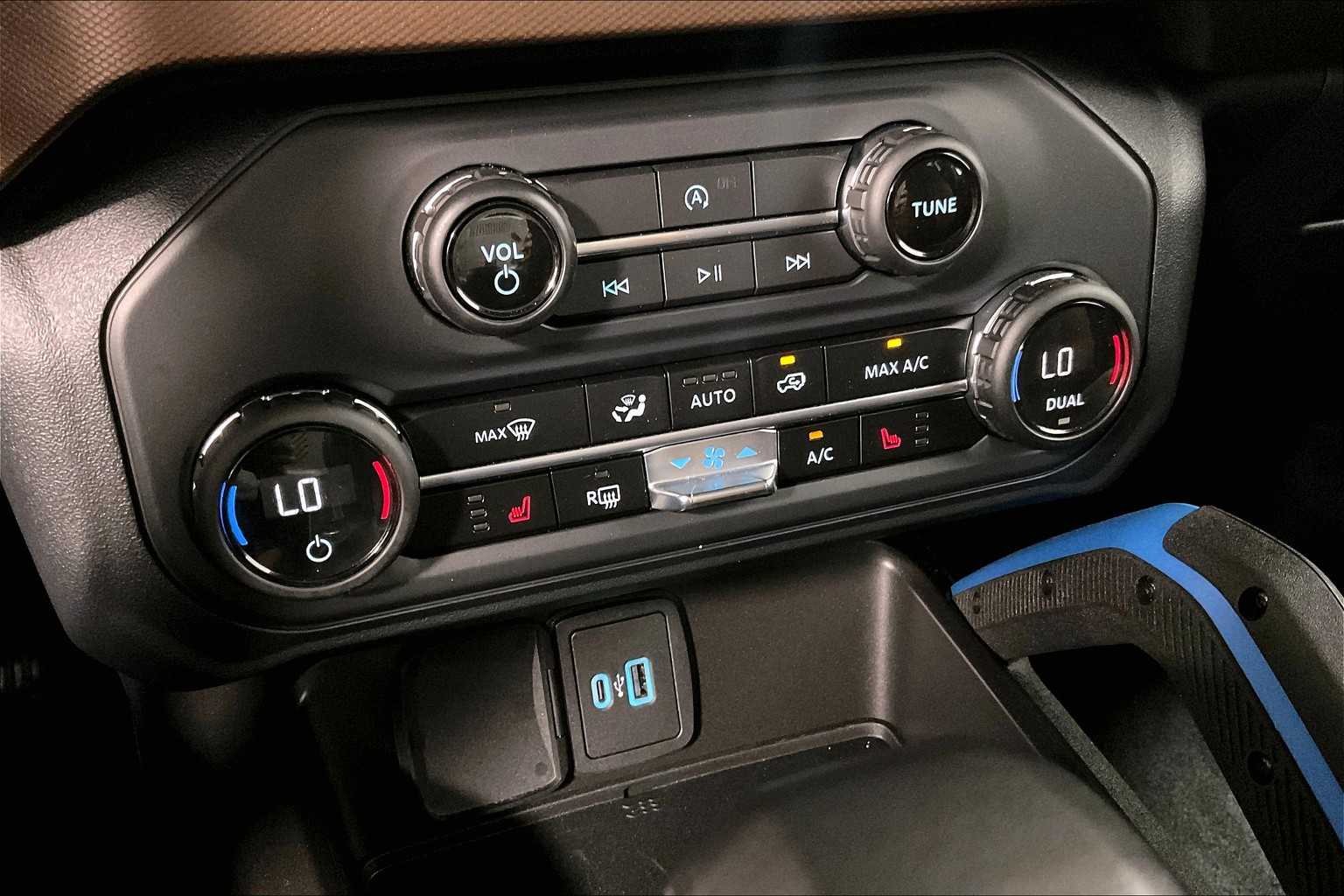 2023 Ford Bronco Outer Banks - Photo 25