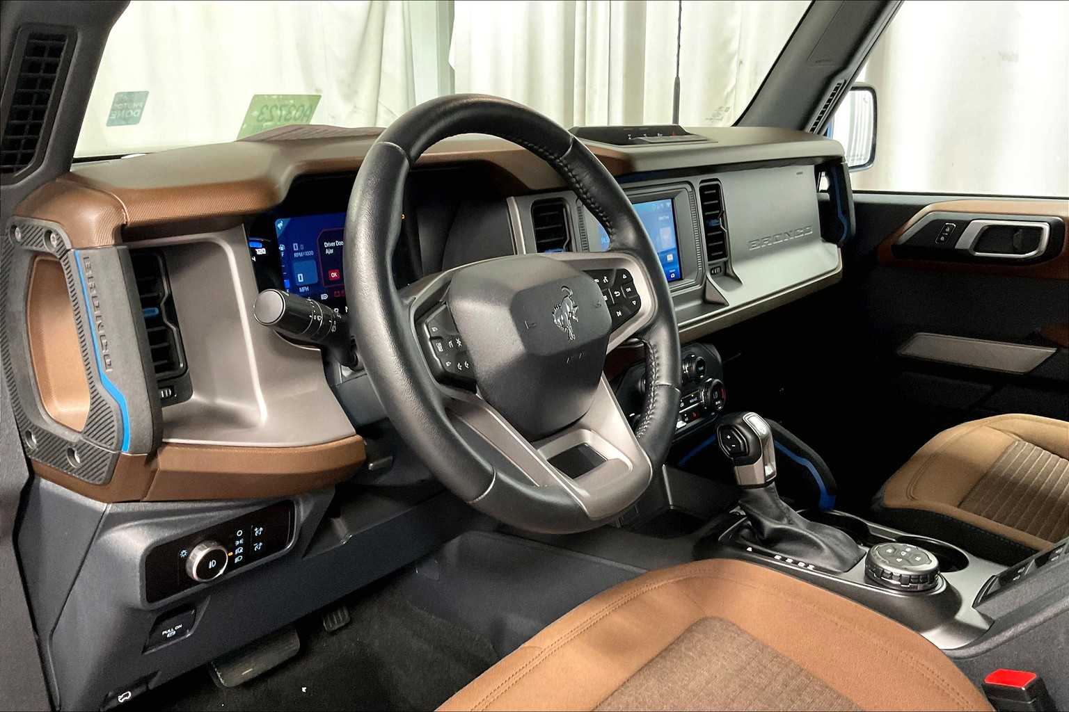 2023 Ford Bronco Outer Banks - Photo 8