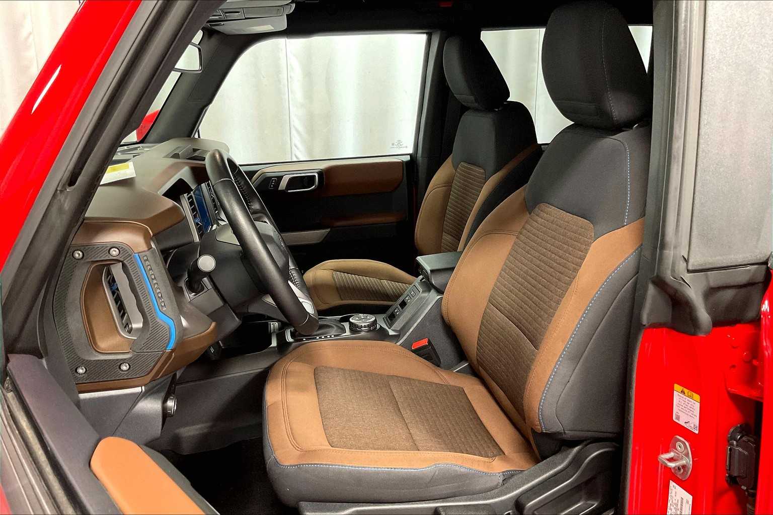 2023 Ford Bronco Outer Banks - Photo 10