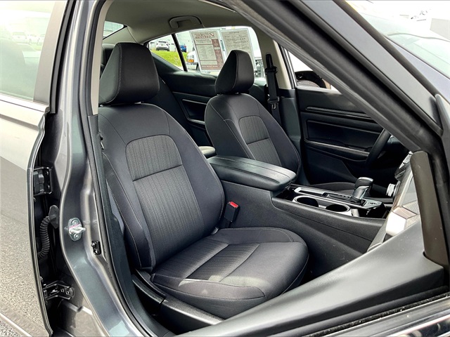 2024 Nissan Altima 2.5 SV - Photo 11