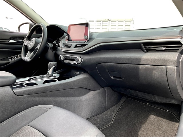 2024 Nissan Altima 2.5 SV - Photo 13