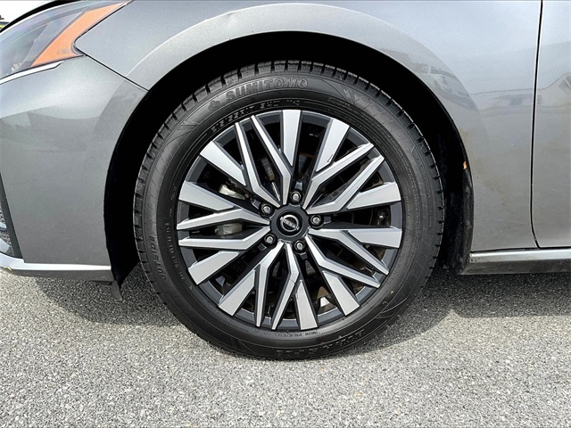 2024 Nissan Altima 2.5 SV - Photo 7