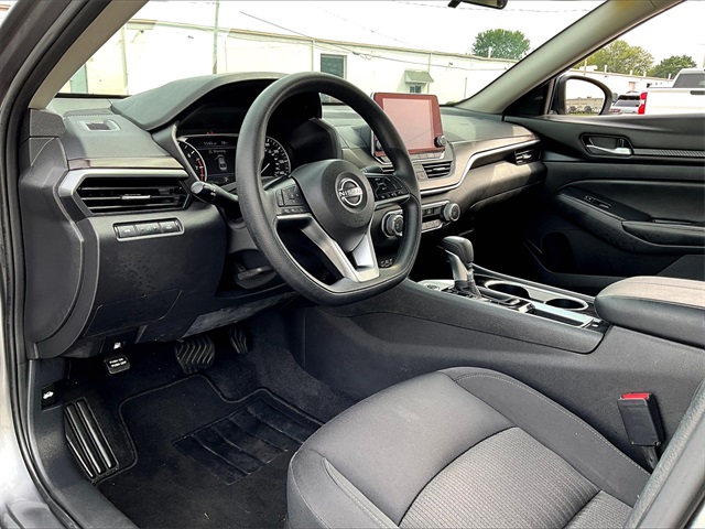 2024 Nissan Altima 2.5 SV - Photo 8