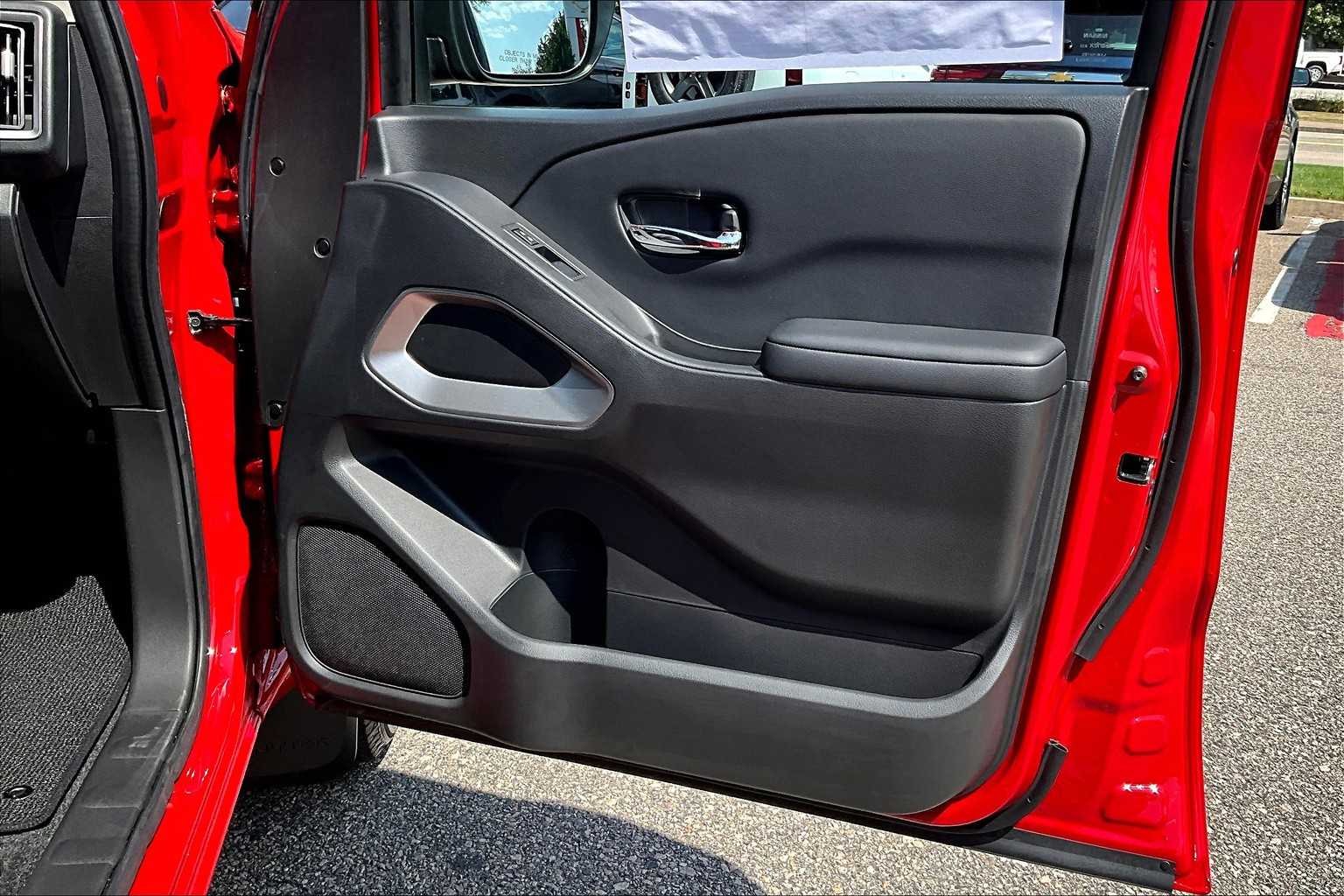 2025 Nissan Frontier SV - Photo 12